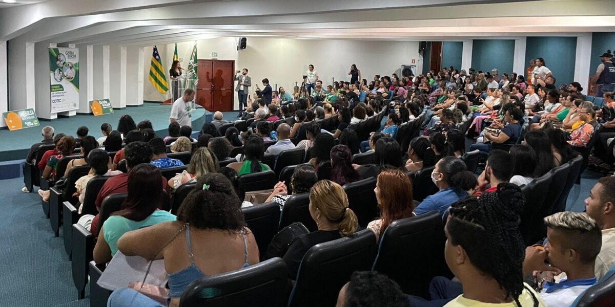 Governo entrega R$ 609 mil em benefícios do Goiás Social a 238 alunos do Colégio Tecnológico