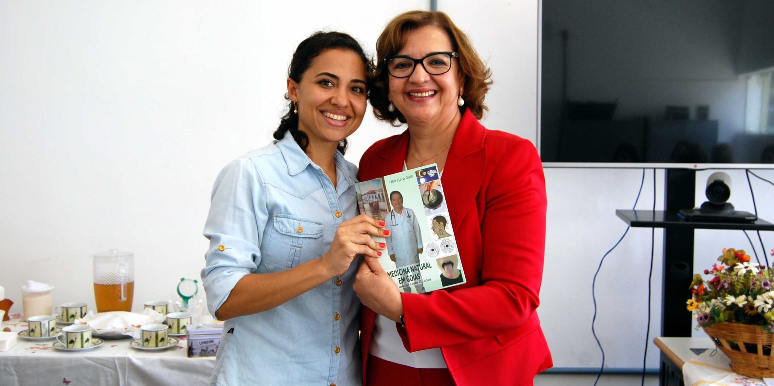 Escola Estadual de saúde pública Cândido Santiago comemora dia da mulher