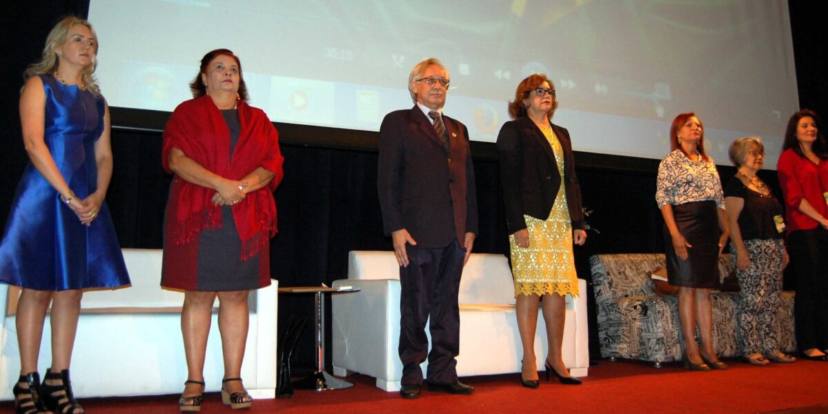 Dra. Irani Ribeiro participa de simpósio internacional do Centro de Especialização de Enfermagem e Nutrição