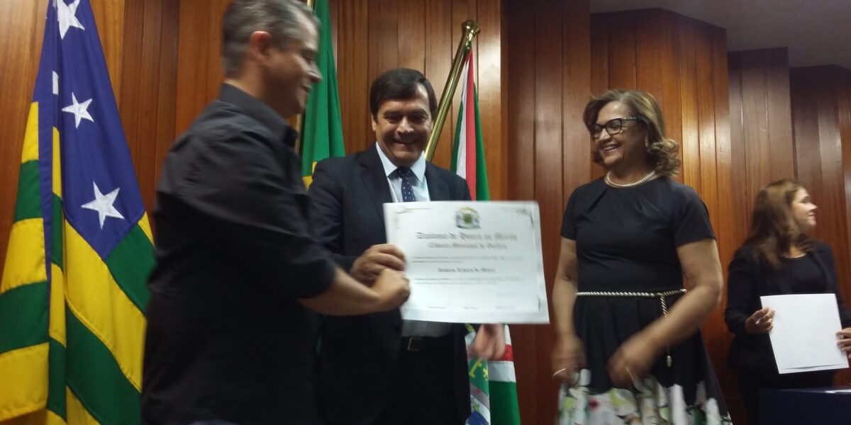 Dra. Irani Ribeiro representa governador em homenagem à psicólogos