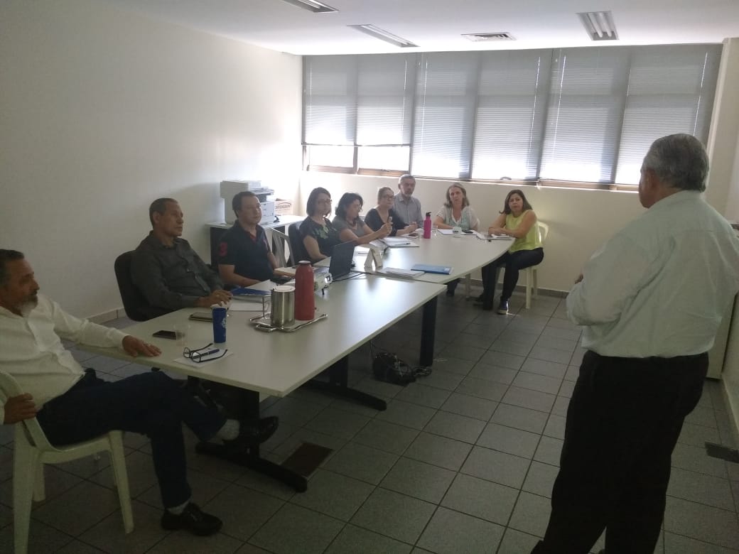 Mesa diretora e equipe técnica discutem planejamento estratégico do Conselho Estadual de Saúde de Goiás