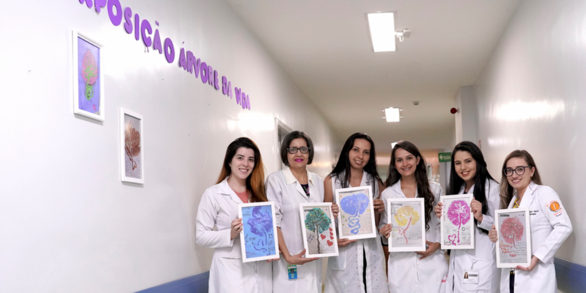 Carimbo de placenta eterniza emoção do parto em hospitais da SES