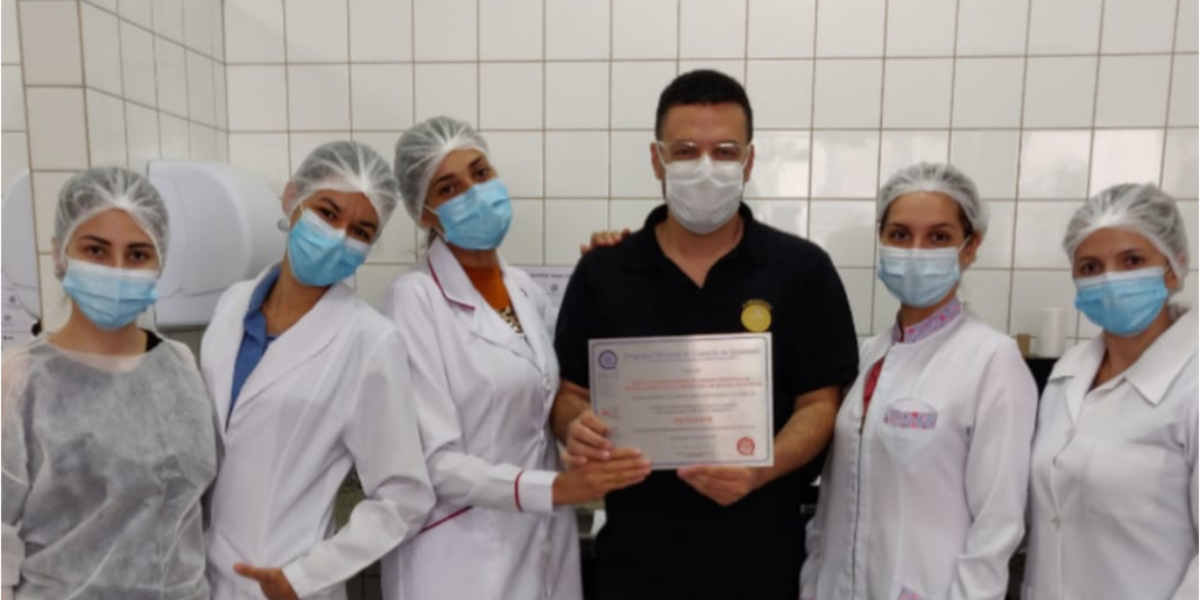 Laboratório de análises clínicas do HURSO recebe selo de excelência do PNCQ