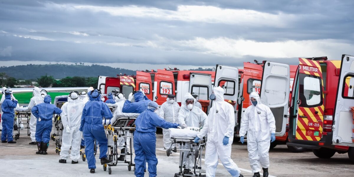 Goiás recebe grupo de pacientes com Covid-19 vindo do Amazonas