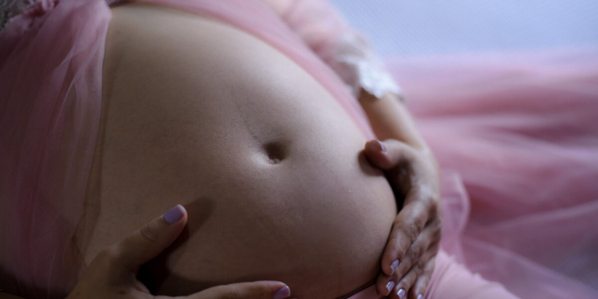 Hutrin alerta para riscos da gravidez na adolescência