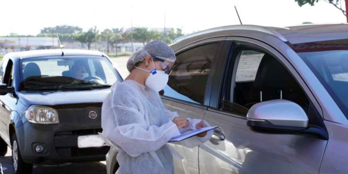 Governo de Goiás realiza vacinação “drive-thru” da Covid-19