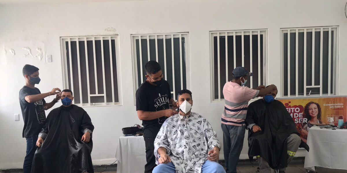 No mês dos pais, HEF oferta corte de cabelo, barba e bigode