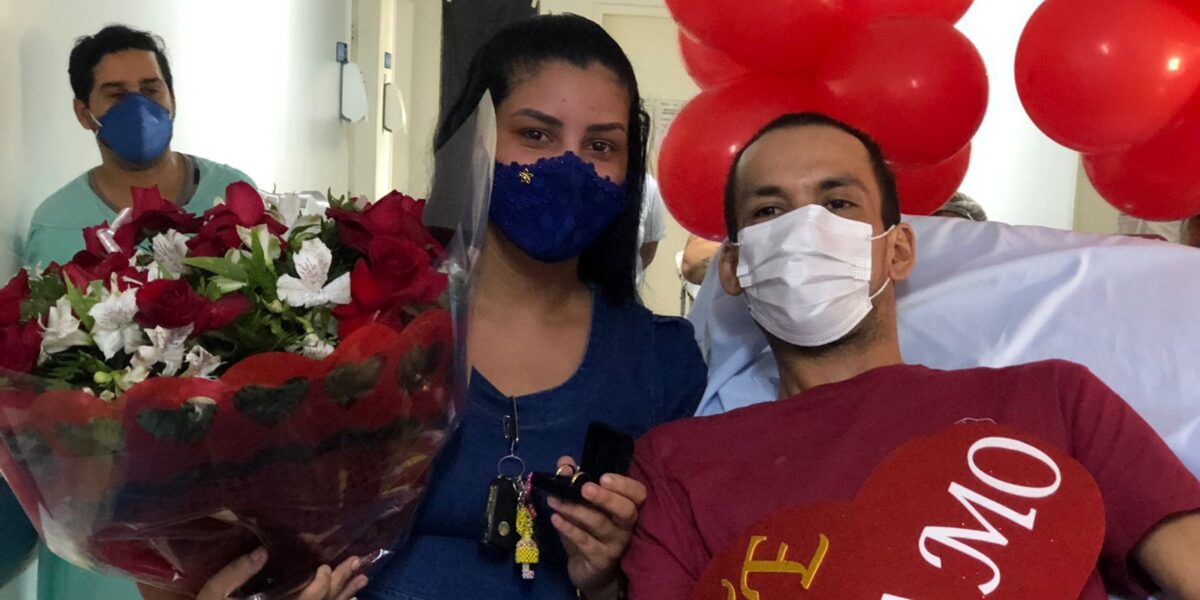 Paciente pede namorada em casamento no dia da alta médica no Hugo