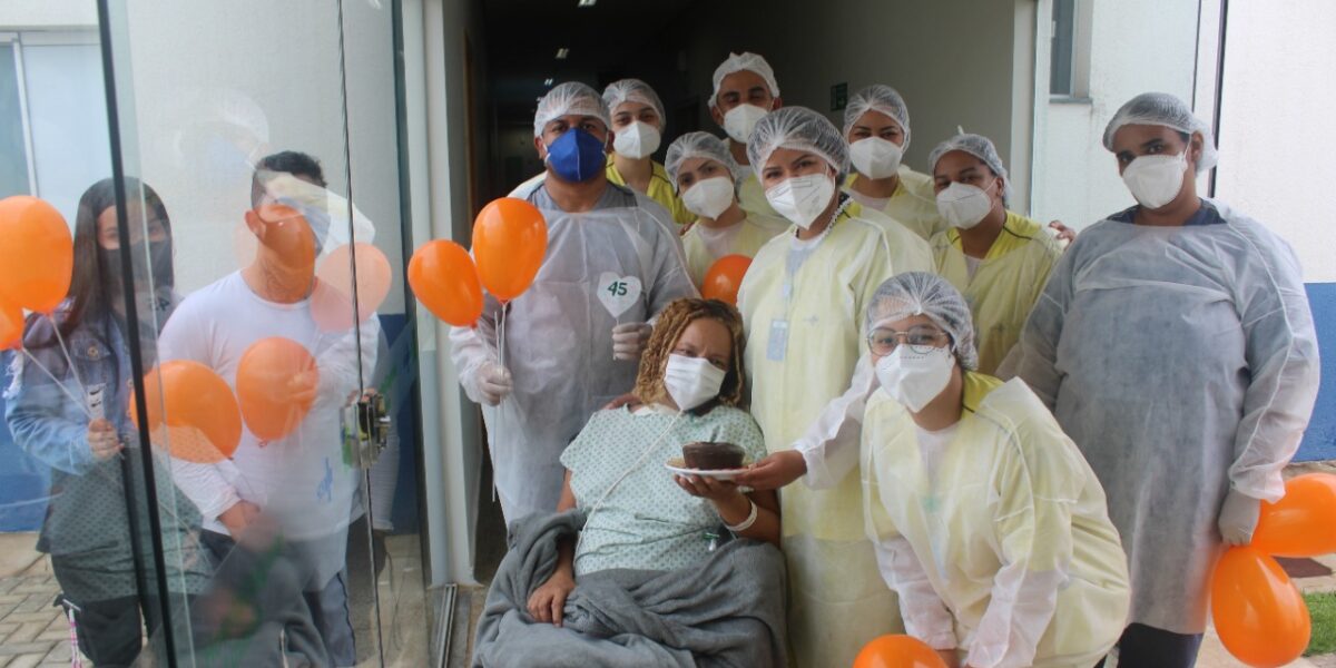 Hospital Estadual de Luziânia comemora aniversário de paciente 