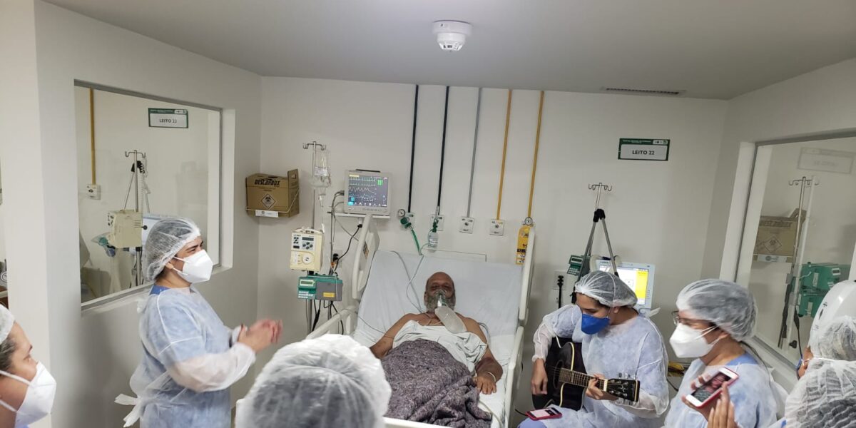 Hospital Estadual de Itumbiara leva alegria por meio da música à UTI