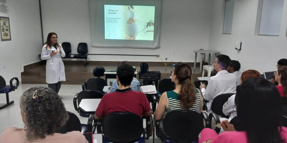 Hospital Estadual da Mulher promove atualização de equipe sobre dengue na gestação