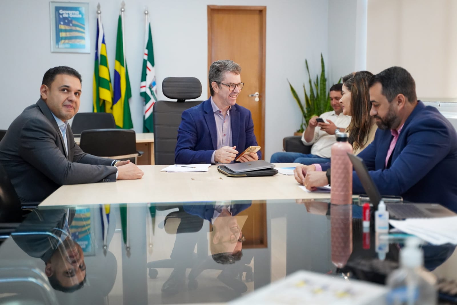 Reunião com o deputado estadual Cairo Salim e com a prefeita de Cristianópolis, Juliana da Farmácia &#8211; 22/04/2024