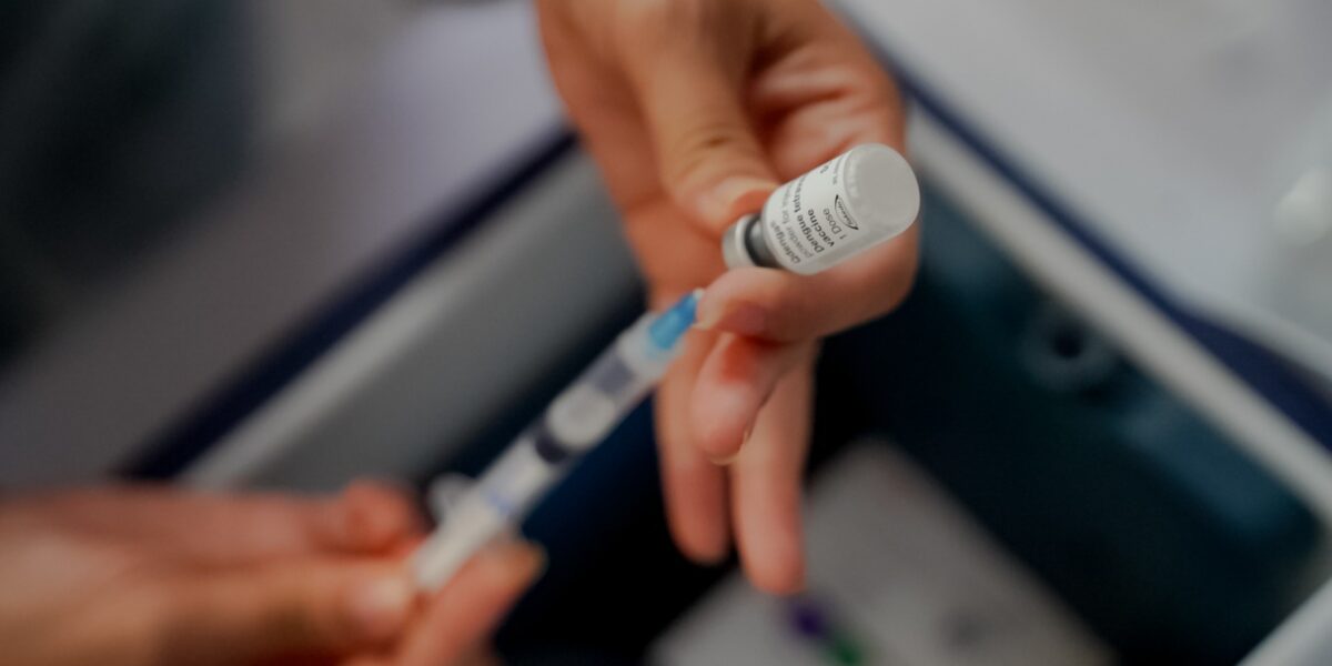 Saúde alerta para baixa procura pela 2ª dose da vacina contra a dengue