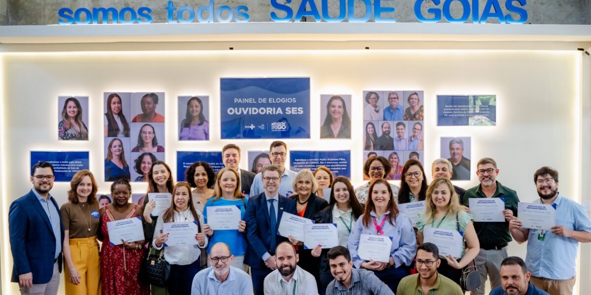 Saúde celebra Dia do Servidor com inauguração de painel fotográfico