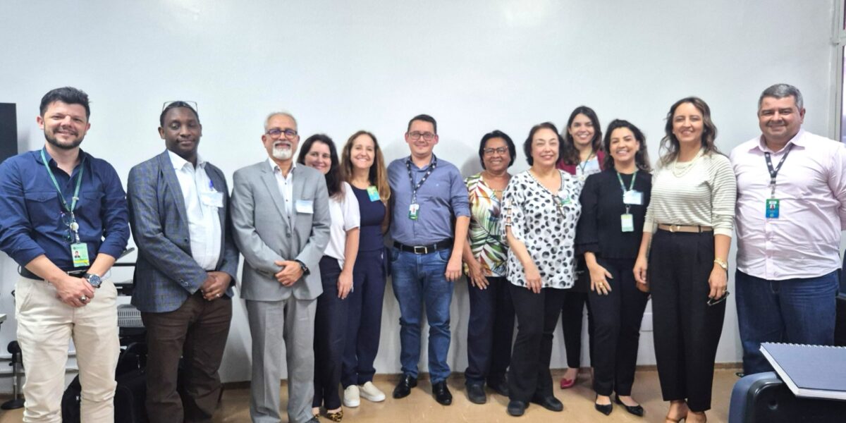 Lacen recebe auditores da Organização Mundial da Saúde para etapa de qualificação