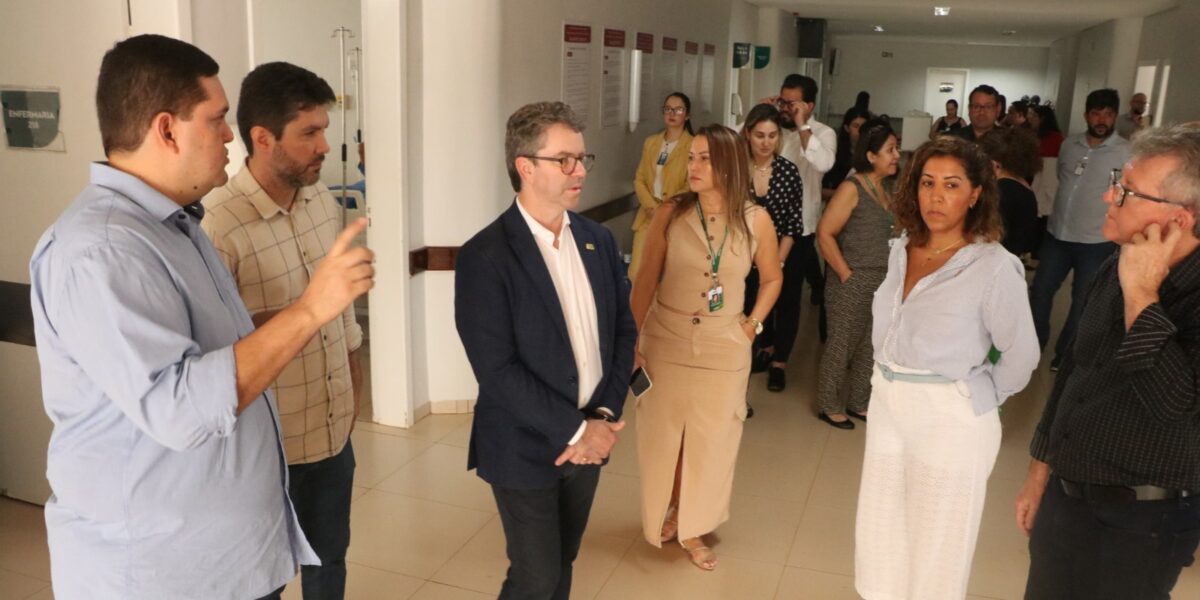 Secretário de saúde visita unidades hospitalares em Santa Helena de Goiás e Jataí