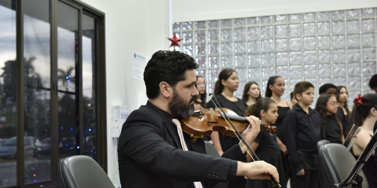 Hugol realiza ações natalinas para pacientes internados na unidade