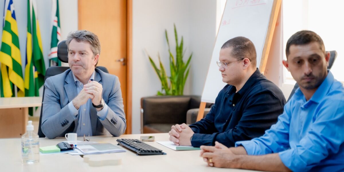 Reunião com o deputado estadual Cairo Salim e com o prefeito de Pires do Rio, Hugo do Laticínio – 22/01/2025