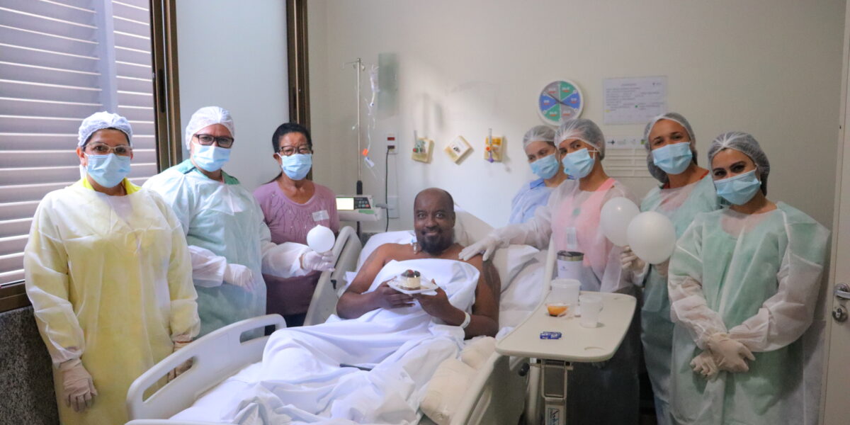 Humanização: equipe do HDS transforma aniversário de paciente em momento inesquecível