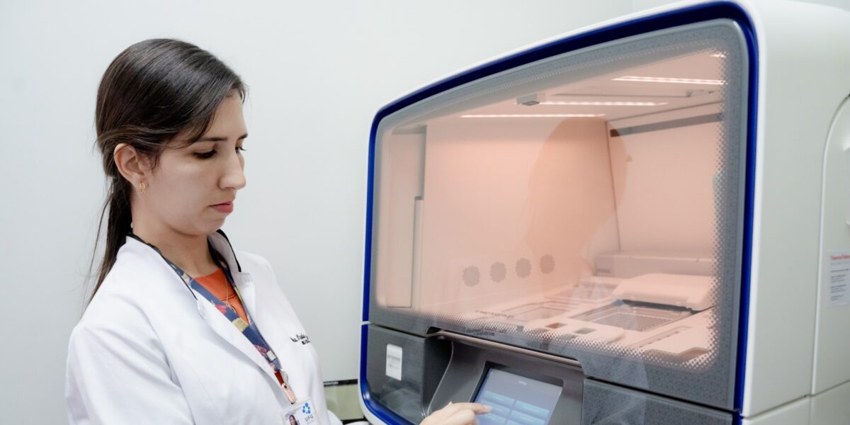 Goiás lidera iniciativa pioneira com exames genéticos para prevenção do câncer de mama e ovário pelo SUS
