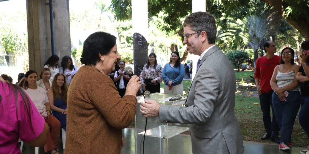 Surpresa e emoção marcam comemoração do Dia das Mães na Saúde estadual