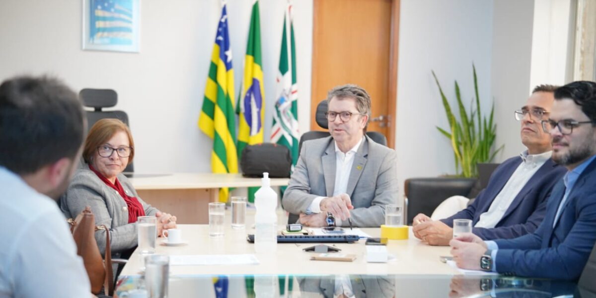 Gestores da SES reúnem-se com representantes da Apae de Anápolis – 07/07/2025
