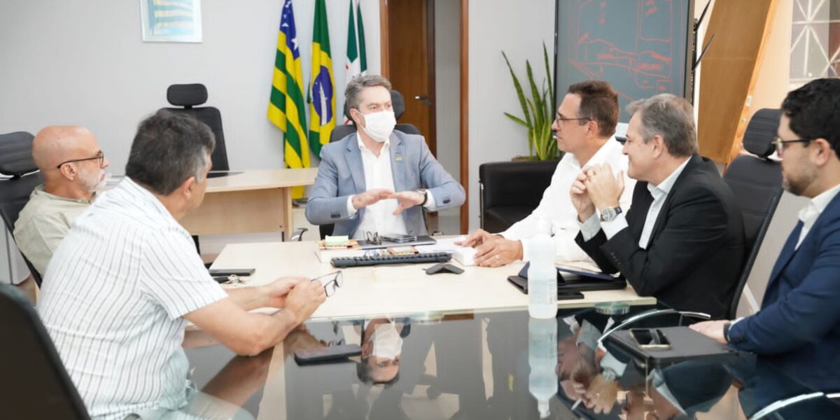 Secretário reúne-se com o médico Marcelo Almeida, da Clínica do Esporte – 14/07/2025