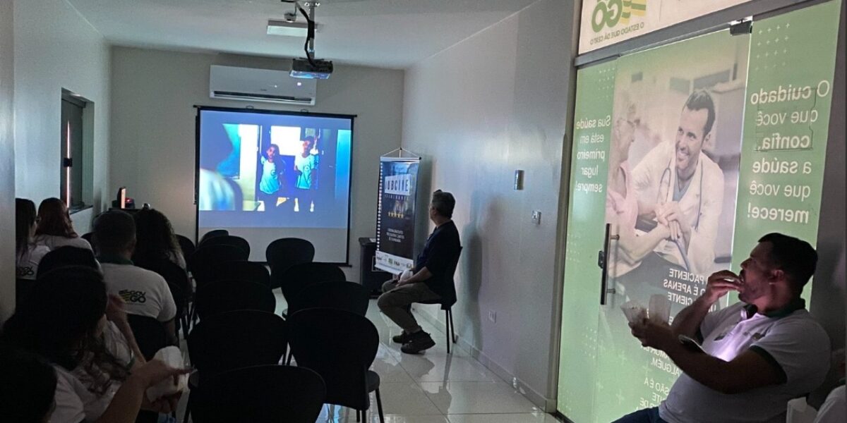 Sessão de cinema leva bem-estar e leveza aos colaboradores do HEI