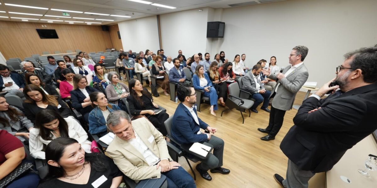 Oficina atualiza gestores para implantação de Command Center nos hospitais