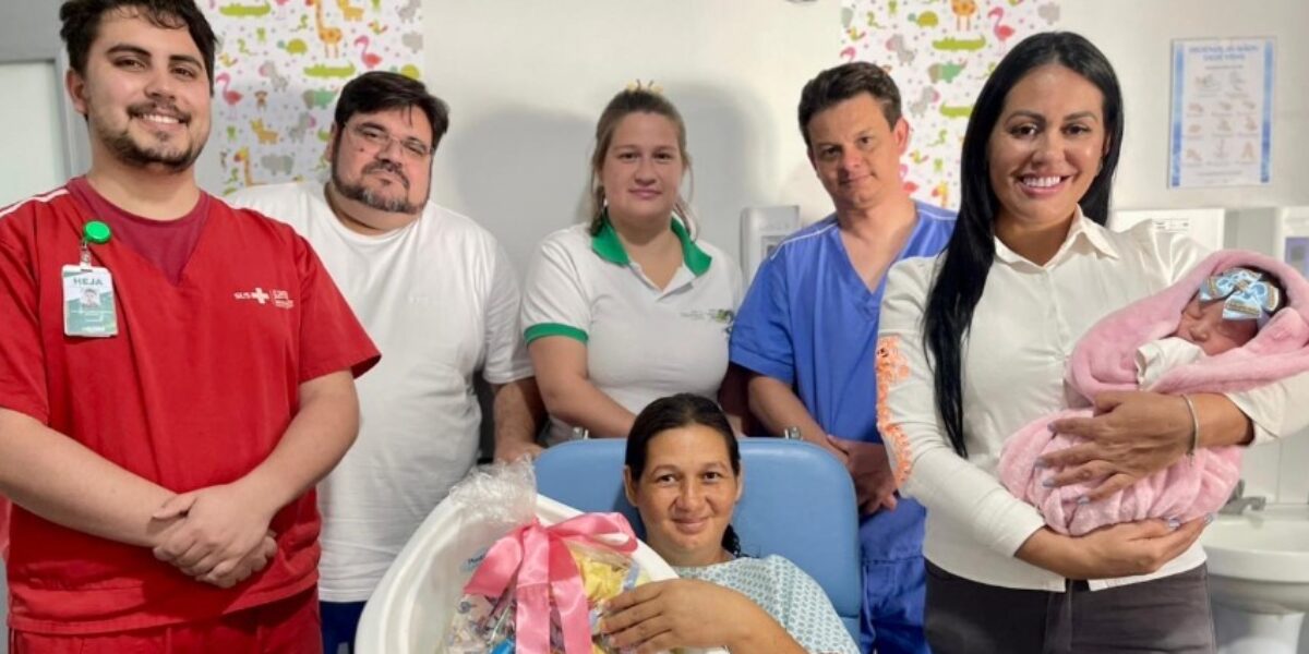 Hospital Estadual de Jaraguá entrega kits maternidade para gestantes e puérperas