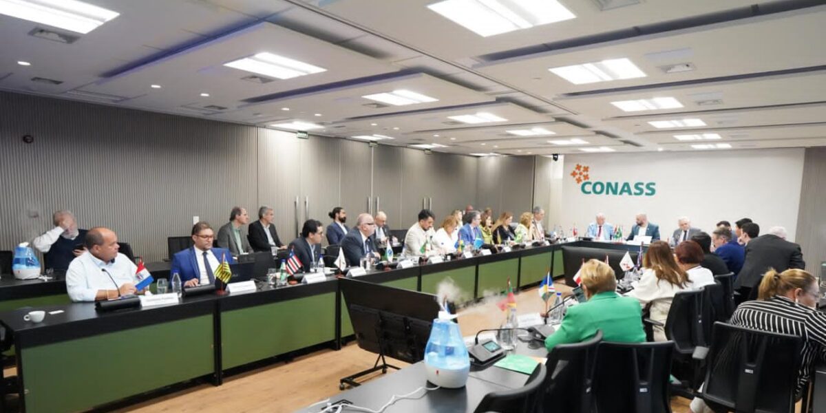 Secretário apresenta impactos do tarifaço na saúde em reunião do Conass – 30/07/2025