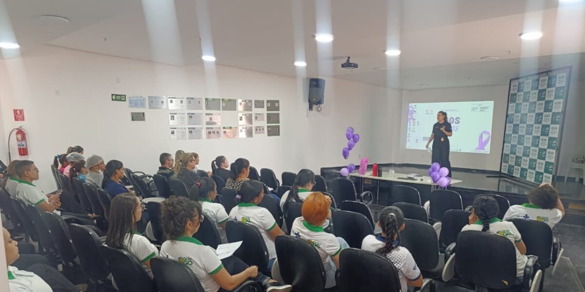 Heapa realiza ação do Agosto Lilás em parceria com a Delegacia da Mulher e UEG