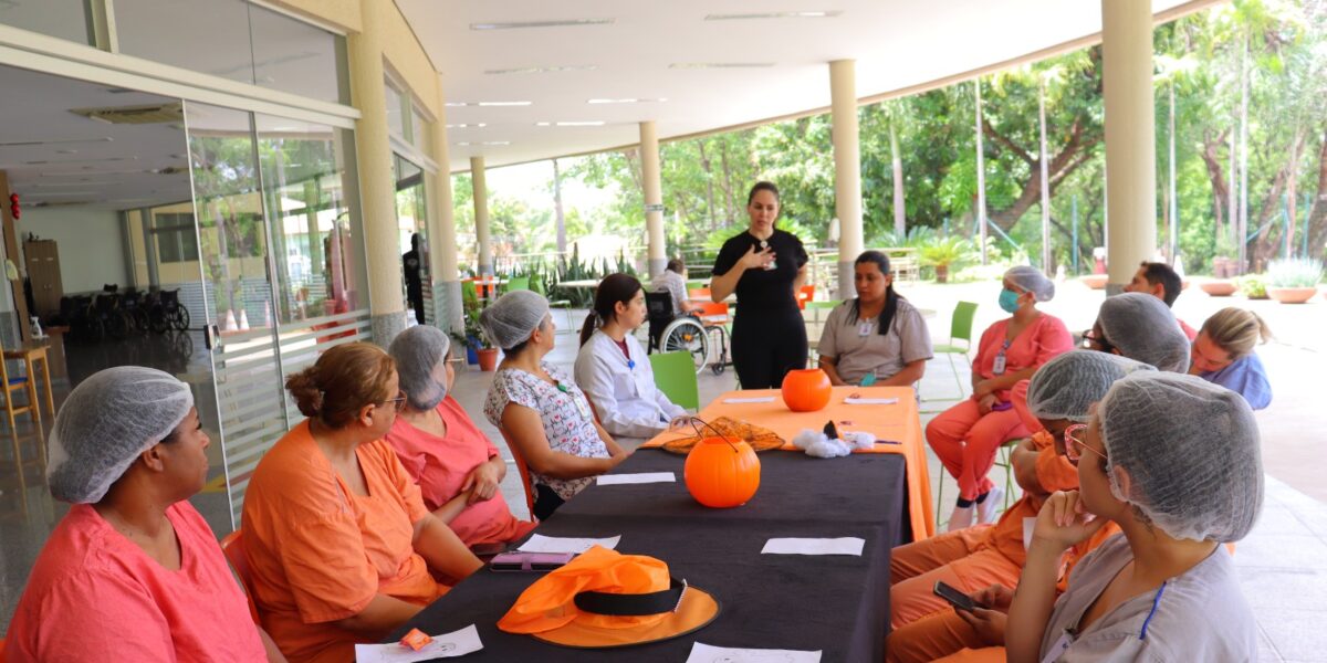 HDS entra no clima do Halloween com treinamento sobre precauções e higiene das mãos