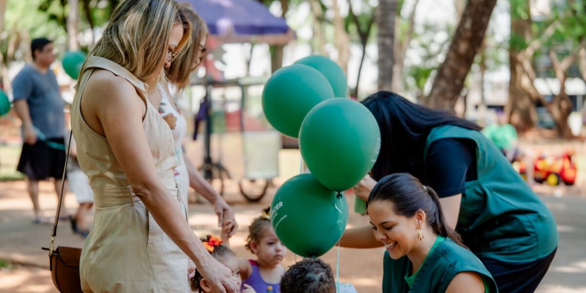 SES divulga Rede Nascer e telefone 155 entre gestantes, mães e crianças no Parque Flamboyant