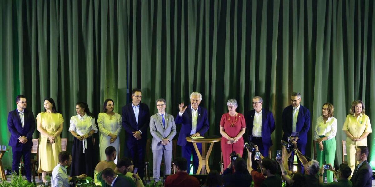 Governo premia municípios com melhor desempenho em vacinação e lança programa Respira Goiás