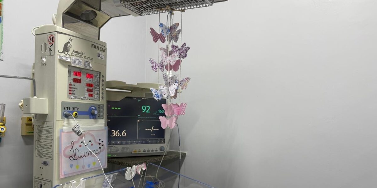 HEMNSL desenvolve ação especial para estimulação visual de recém-nascido