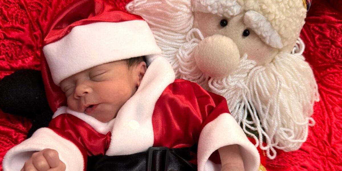 HEL celebra o Natal com ensaio fotográfico de recém-nascidos