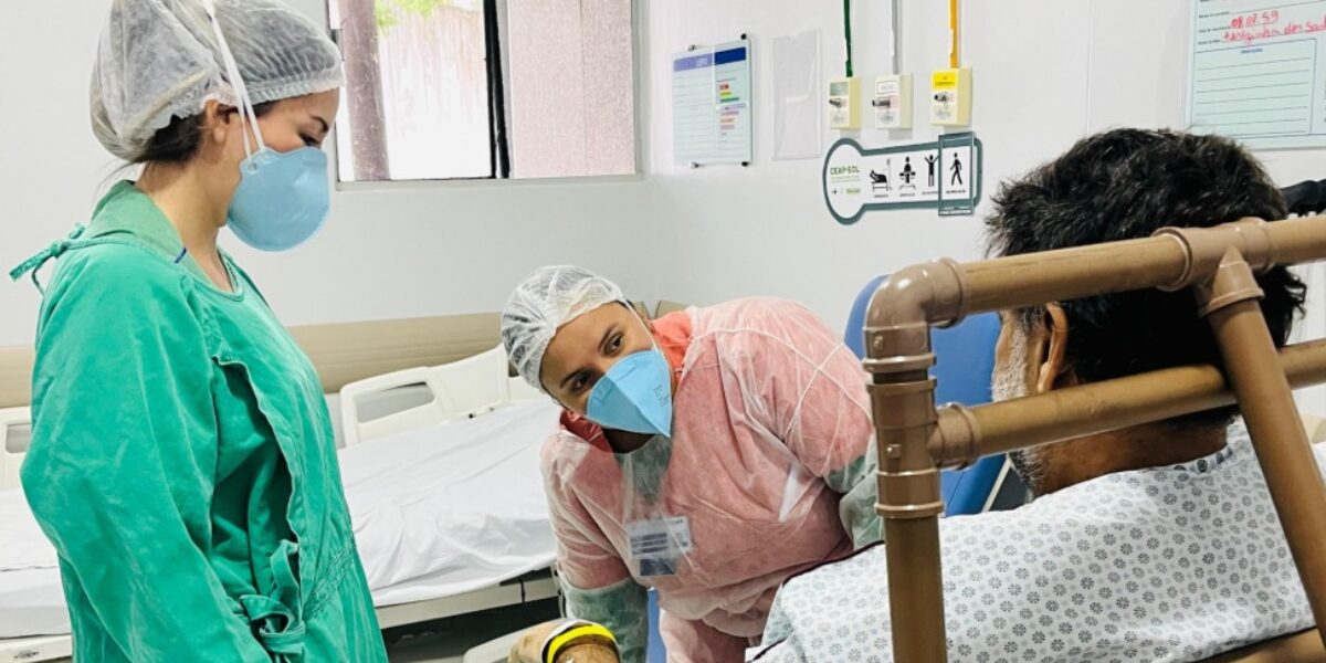 Cadeira de PVC se torna aliada na reabilitação de pacientes acamados no Ceap-Sol