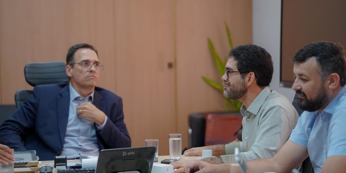 Secretário adjunto recebe deputado estadual Lincoln Tejota e prefeito de Anicuns, Paulinho do Barreirão – 08/01/2026