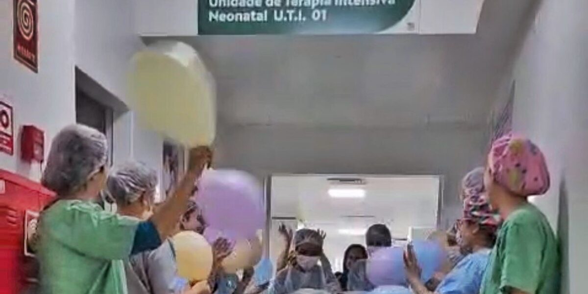 HEMU celebra alta humanizada de bebê