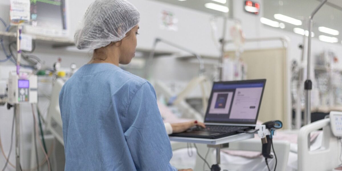 Crer investe em novos carrinhos beira-leito para fortalecer segurança e qualidade da assistência