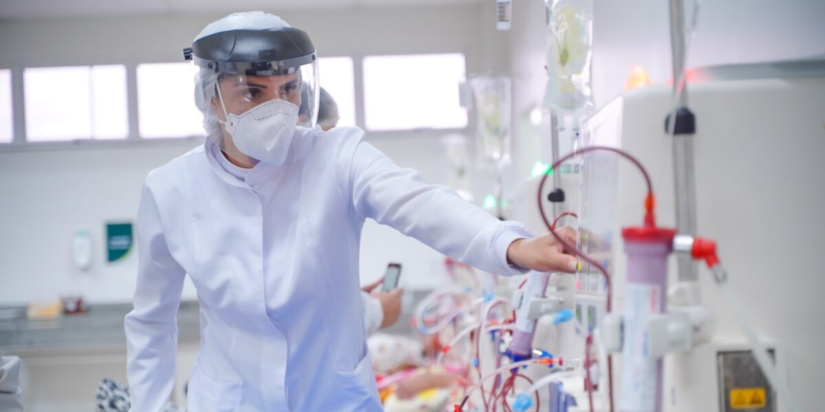 Governo de Goiás abre processo seletivo para enfermeiros e técnicos de enfermagem