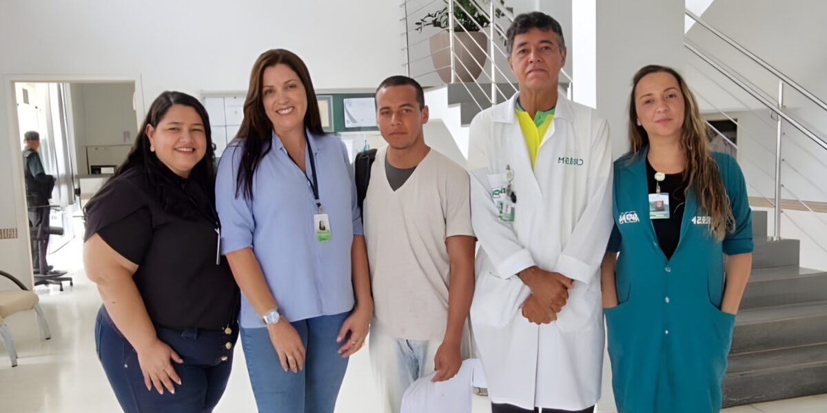 Quando o cuidado vira recomeço: paciente retorna para casa após tratamento no Cresm