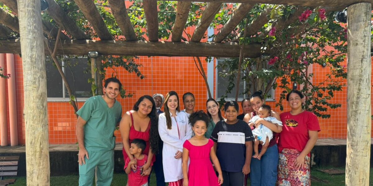 Crianças internadas no Heal vivenciam momento de acolhimento fora do leito
