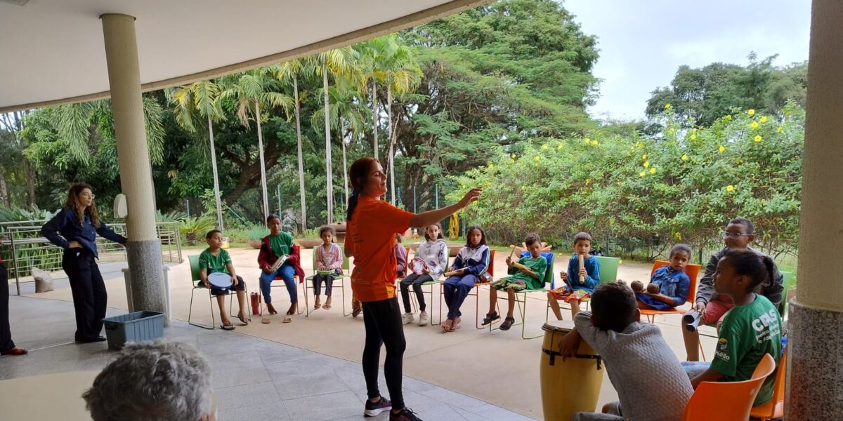 HDS recebe crianças e adolescentes em visita voltada à memória, inclusão e cidadania