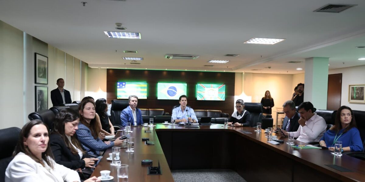 Daniel Vilela mobiliza prefeitos para conter avanço da dengue, zika e chikungunya em Goiás