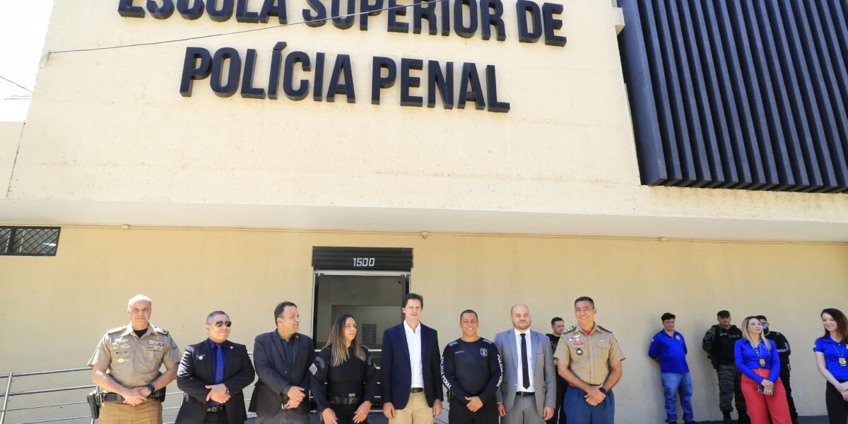 Daniel Vilela inaugura primeira Escola de Governo da Polícia Penal