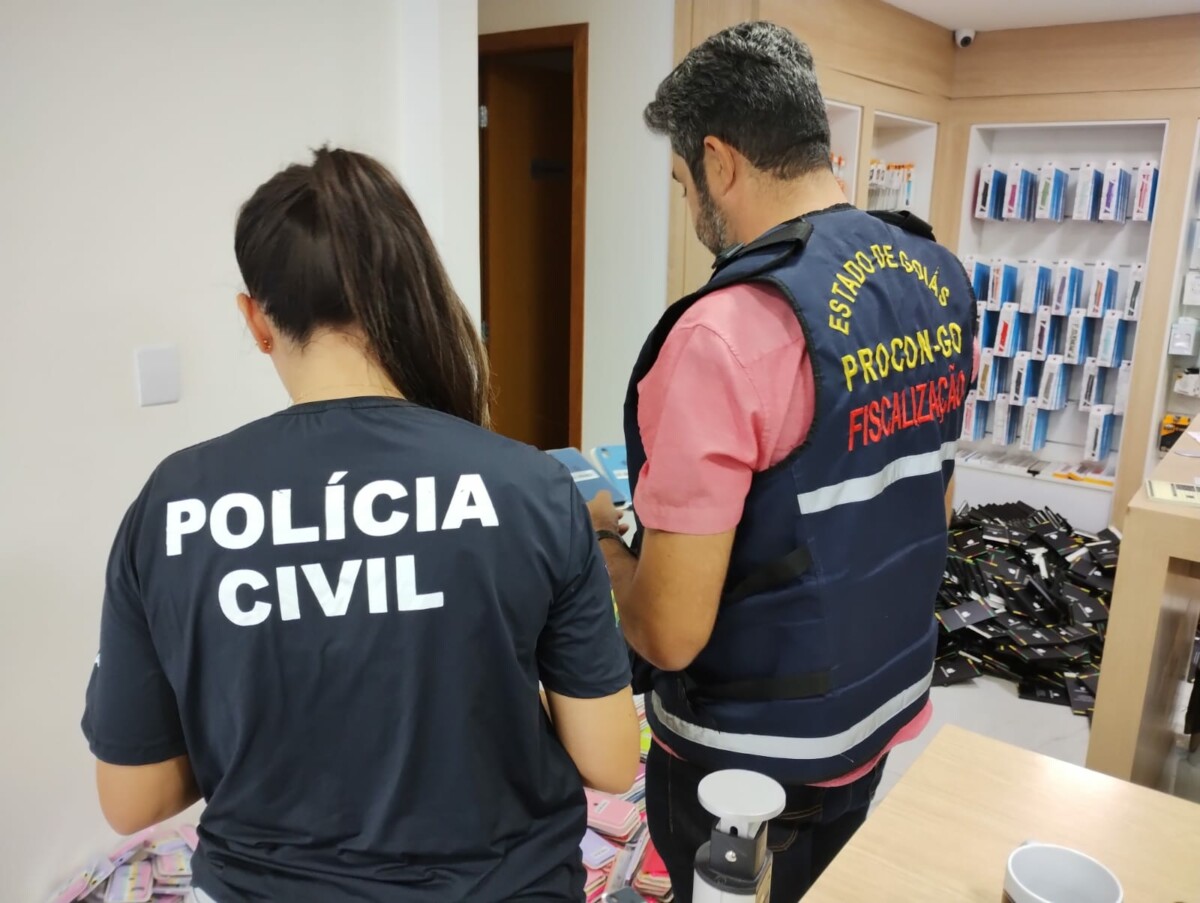 PCGO e Procon Goiás cumprem buscas em operação conjunta em lojas de Goiânia