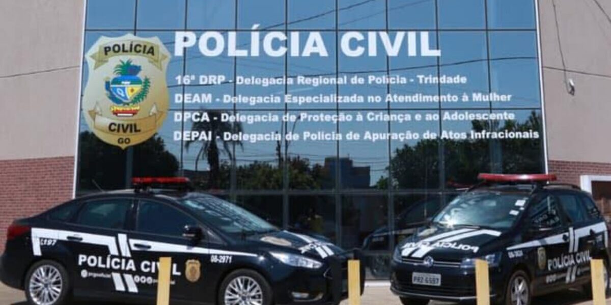 PCGO prende em flagrante trio por reiterados furtos de carteiras e celulares de fiéis ocorridos dentro de igreja de Trindade