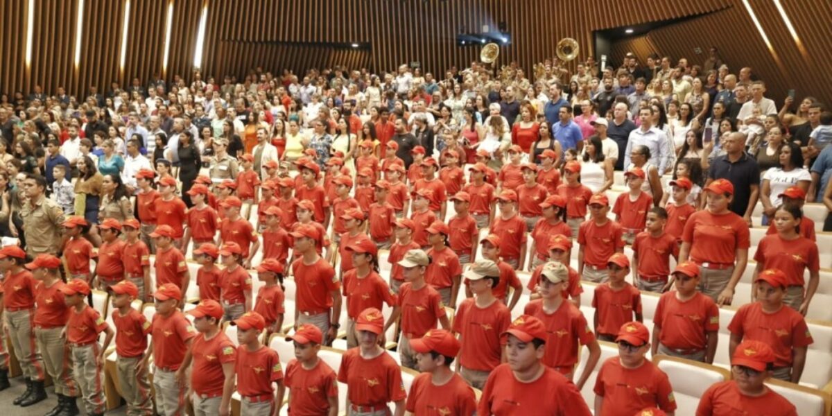 Corpo de Bombeiros Militar realiza formatura do Programa Bombeiro Mirim em Goiânia